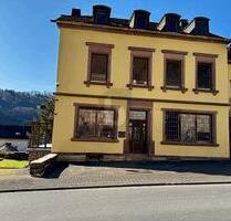 CHARMANTES HAUS MIT BLICK AUF SCHLOSS MALBERG