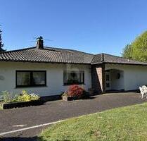 LANDVILLA, FISCHZUCHT, SCHWIMMBAD & SAUNA - Beckingen