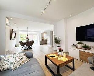 KERNSANIERT ZUM TOP PREIS - 295.000,00&nbsp;EUR Kaufpreis, ca.&nbsp; 152,00&nbsp;m&sup2;&nbsp;Wohnfl&auml;che in Neumünster (PLZ: 24537)