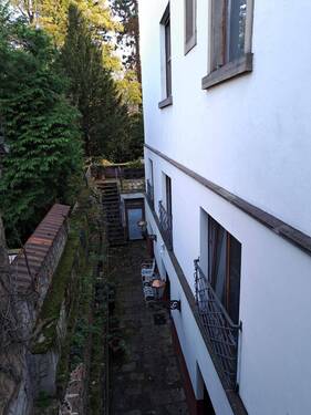 Hof von Straße aus - 