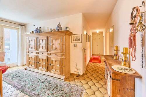 Esszimmer und Flur - Wohnraum mit Perspektive: Familienfreundliche Lage in Heidelberg-Handschuhsheim