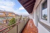 Haus OG Balkon vorne r - 