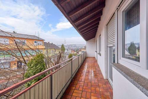 Haus OG Balkon vorne r - 