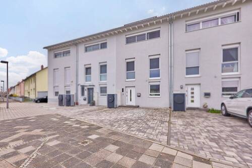 Hausansicht - 4 Zimmer Reihenmittelhaus zum Kaufen in Mannheim