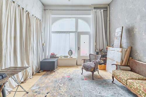 Atelier im Industriedesign - Wohnen mit Atelier-Flair: Charaktervolle Altbau-Einheit mit Hof & großer Nutzfläche