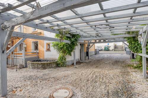 Innenhof - 12 Zimmer Einfamilienhaus in Ebernhahn