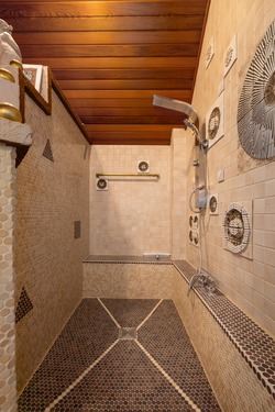 Dusche im Tageslichtbad DG - 