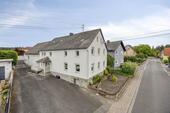 Haus Mit Scheune und Hof - 12 Zimmer Einfamilienhaus in Moschheim