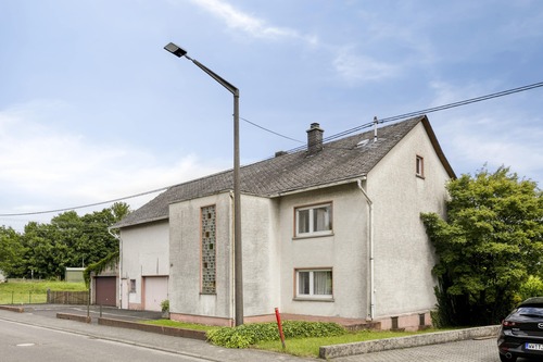 Strassenansicht von rechts - 