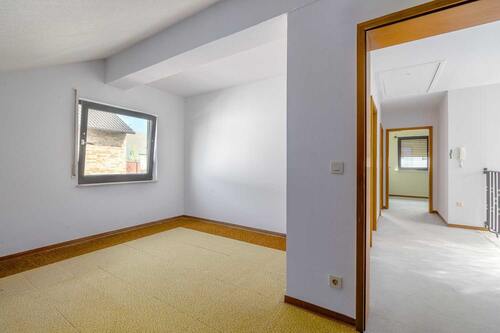 Raum mit Blick in den Flur OG - 