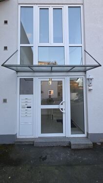 Gepflegter Hauseingang - 3- Zimmerwohnung mit 74,00 m&sup2; in Montabaur zur Miete