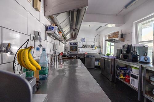 Voll ausgestattete Gastroküche - 