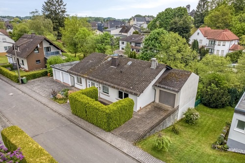 Gesamtansicht - Einfamilienhaus mit 198,00 m&sup2; in Staudt zum Kaufen