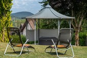 Hochwertiger Gartenpavillon mit Pool und Ausblick - 