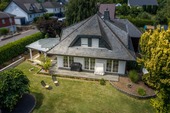Perspektivansicht seitlich - 7 Zimmer Einfamilienhaus in Ebernhahn