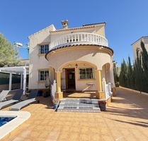 Haus in Villamartin, Alicante - 375.000,00&nbsp;EUR Kaufpreis, ca.&nbsp; 300,00&nbsp;m&sup2; in Villamartin (PLZ: )