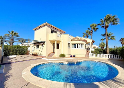 Foto - Haus in Villamartin, Alicante - 590.000,00&nbsp;EUR Kaufpreis, ca.&nbsp; 505,00&nbsp;m&sup2;
