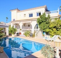Haus in Villamartin, Alicante - 469.000,00&nbsp;EUR Kaufpreis, ca.&nbsp; 408,00&nbsp;m&sup2; in Villamartin (PLZ: )