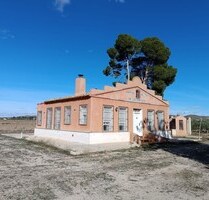 Haus in Yecla, Murcia - 210.000,00&nbsp;EUR Kaufpreis, ca.&nbsp; 23.000,00&nbsp;m&sup2; in Yecla (PLZ: )