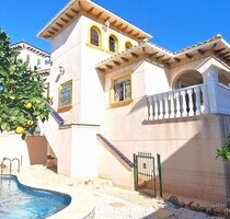 Haus in La Zenia, Alicante - 360.000,00&nbsp;EUR Kaufpreis, ca.&nbsp; 269,00&nbsp;m&sup2; in La Zenia (PLZ: )