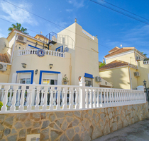 Haus in Villamartin, Alicante - 269.995,00&nbsp;EUR Kaufpreis, ca.&nbsp; 221,00&nbsp;m&sup2; in Villamartin (PLZ: )