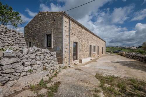 Foto - Bauernhof in Ragusa, Ragusa - 280.000,00&nbsp;EUR Kaufpreis, ca.&nbsp; 1.200,00&nbsp;m&sup2;