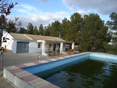 Foto - Landhaus in Yecla, Murcia - 210.000,00&nbsp;EUR Kaufpreis, ca.&nbsp; 65.000,00&nbsp;m&sup2;