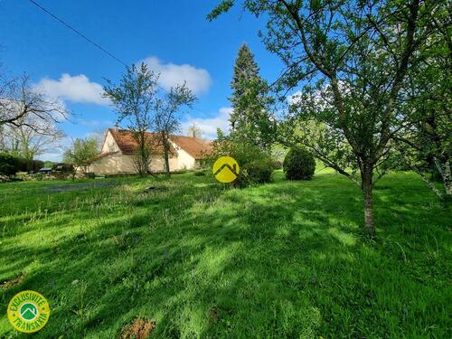 Foto - Haus in Nerondes, Cher - 93.500,00&nbsp;EUR Kaufpreis, ca.&nbsp; 2.000,00&nbsp;m&sup2;