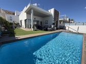 Foto - Haus in Villamartin, Alicante - 449.000,00&nbsp;EUR Kaufpreis, ca.&nbsp; 300,00&nbsp;m&sup2;