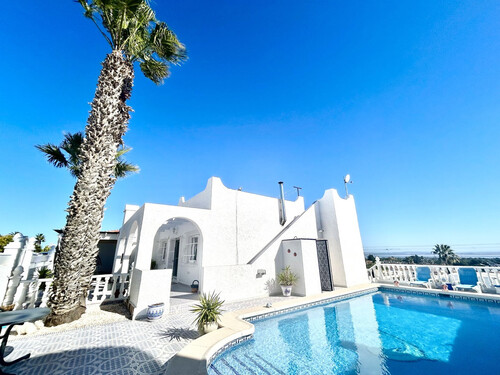 Foto - Haus in Villamartin, Alicante - 390.000,00&nbsp;EUR Kaufpreis, ca.&nbsp; 404,00&nbsp;m&sup2;