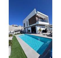 Haus in Villamartin, Alicante - 595.000,00&nbsp;EUR Kaufpreis, ca.&nbsp; 320,00&nbsp;m&sup2; in Villamartin (PLZ: )