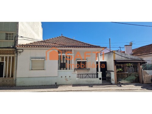 Foto - Haus in Pinhal Novo, Setubal - 330.000,00&nbsp;EUR Kaufpreis, ca.&nbsp; 180,00&nbsp;m&sup2;