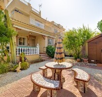 Haus in Torrevieja, Alicante - 275.000,00&nbsp;EUR Kaufpreis, ca.&nbsp; 284,00&nbsp;m&sup2; in Torrevieja (PLZ: )