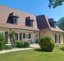 Haus in Perigueux, Dordogne - 565.000,00&nbsp;EUR Kaufpreis, ca.&nbsp; 4.993,00&nbsp;m&sup2; in Perigueux (PLZ: )