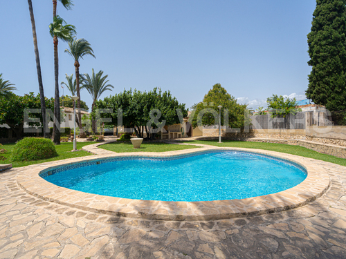 Foto - Haus in Villajoyosa, Alicante - 685.000,00&nbsp;EUR Kaufpreis, ca.&nbsp; 1.899,00&nbsp;m&sup2;