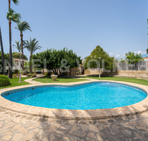 Haus in Villajoyosa, Alicante - 685.000,00&nbsp;EUR Kaufpreis, ca.&nbsp; 1.899,00&nbsp;m&sup2; in Villajoyosa (PLZ: )