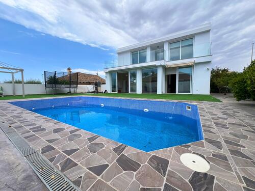 Foto - Haus in La Marina, Alicante - 699.000,00&nbsp;EUR Kaufpreis, ca.&nbsp; 585,00&nbsp;m&sup2;