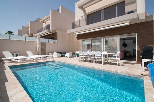 Foto - Haus in Villamartin, Alicante - 560.000,00&nbsp;EUR Kaufpreis, ca.&nbsp; 170,00&nbsp;m&sup2;