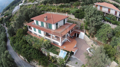 Foto - Haus in Ventimiglia, Imperia - 790.000,00&nbsp;EUR Kaufpreis, ca.&nbsp; 4.038,00&nbsp;m&sup2;