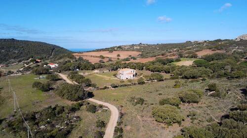Foto - Landhaus in Aglientu, Sassari - 250.000,00&nbsp;EUR Kaufpreis, ca.&nbsp; 90.450,00&nbsp;m&sup2;
