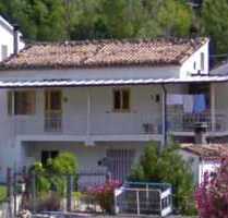 Stadthaus in Farindola, Pescara