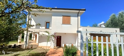 Foto - Einfamilienhaus in Feroleto Antico zum Kaufen