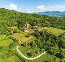 Landhaus in Poppi, Arezzo - 1.150.000,00&nbsp;EUR Kaufpreis, ca.&nbsp; 65.000,00&nbsp;m&sup2; in Poppi (PLZ: )
