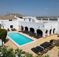 Haus in Villena, Alicante - 699.995,00&nbsp;EUR Kaufpreis, ca.&nbsp; 14.500,00&nbsp;m&sup2; in Villena (PLZ: )