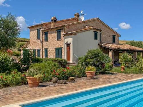 Foto - Haus in Arcevia, Ancona - 1.050.000,00&nbsp;EUR Kaufpreis, ca.&nbsp; 5.500,00&nbsp;m&sup2;
