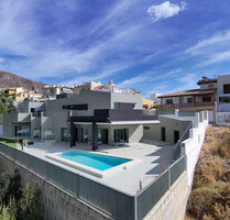 Haus in Benalmadena, Malaga - 1.100.000,00&nbsp;EUR Kaufpreis, ca.&nbsp; 778,00&nbsp;m&sup2; in Benalmadena (PLZ: )