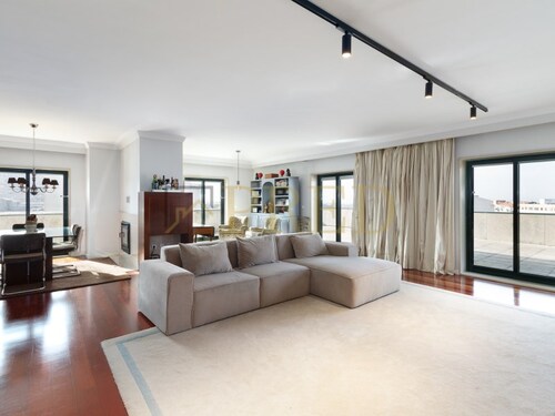 Foto - 5 Zimmer Etagenwohnung zum Kaufen in Vila Nova de Gaia