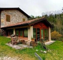 Haus in Tarzo, Treviso - 470.000,00&nbsp;EUR Kaufpreis, ca.&nbsp; 16.854,00&nbsp;m&sup2; in Tarzo (PLZ: )