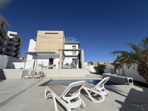 Foto - Haus in Villamartin, Alicante - 570.000,00&nbsp;EUR Kaufpreis, ca.&nbsp; 300,00&nbsp;m&sup2;