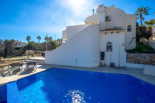 Foto - Haus in Villamartin, Alicante - 499.000,00&nbsp;EUR Kaufpreis, ca.&nbsp; 377,00&nbsp;m&sup2;